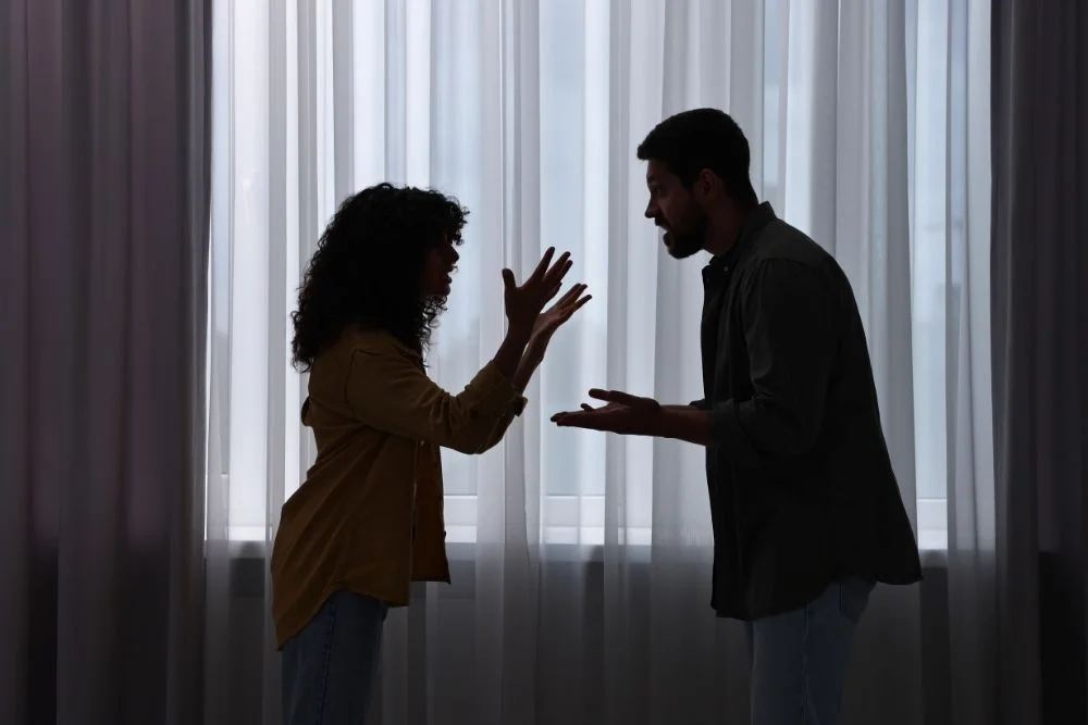 İlişkilerde Güç Savaşları: Kontrol Mü, Korku mu?