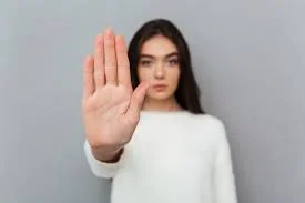 İlişkilerde Sınır İhlali: Fark Etmek ve Düzeltmek